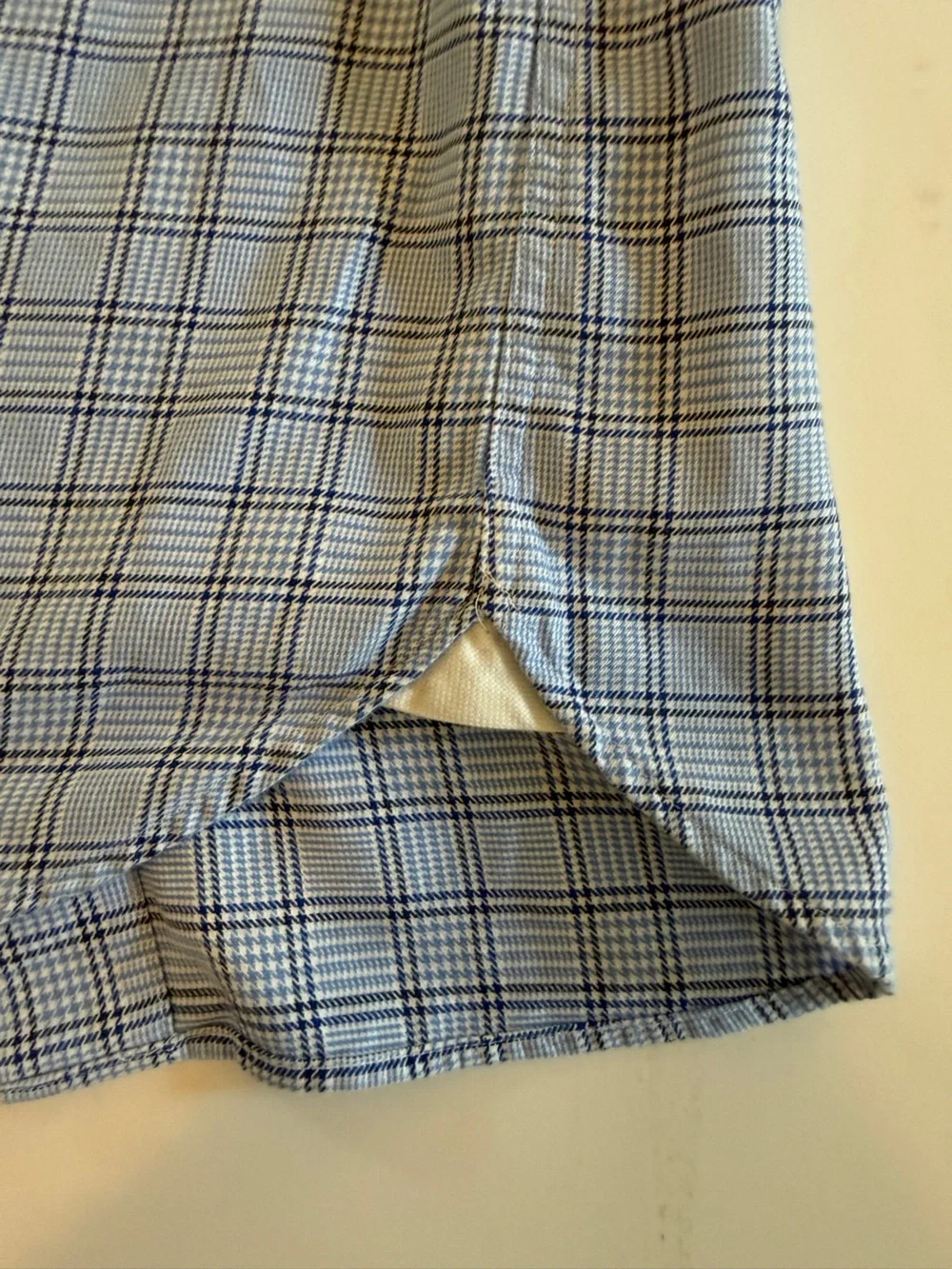Banana Republic Men’s Tailored Fit Dress Shirt – Size Small – Light Blue Plaid